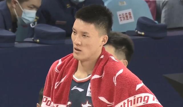 广东男篮|惨败广厦20分输球又输人，广东球员场上动作尺度该收敛了