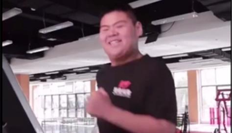 番茄 为爱减重400斤后,王浩楠反弹30斤遭嫌弃,被女友亲自送回减肥营