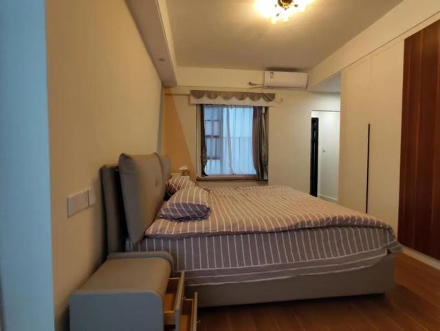 床头柜可有可没，摆上不会后悔