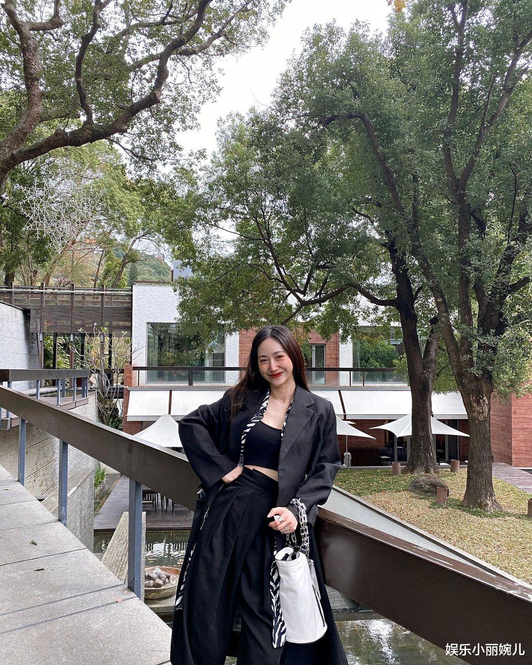 小S|女星自爆超狂恋情!曾被韩国欧巴夜店壁咚,网友猜是韩天团男星