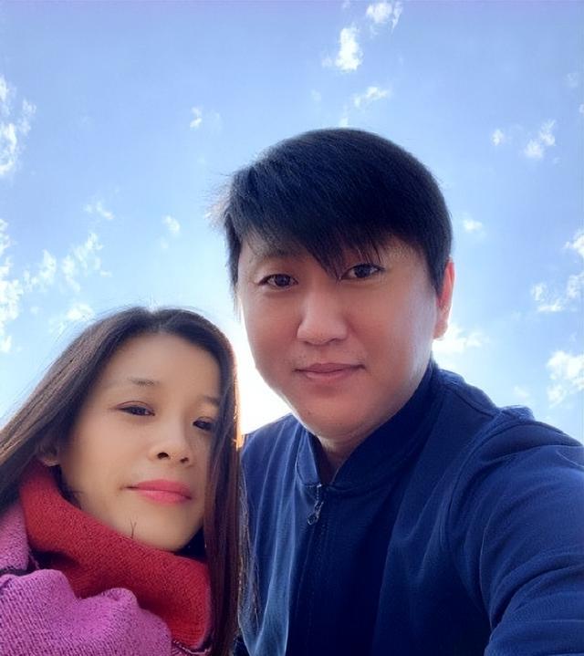 桑兰|瘫痪24年的桑兰：嫁富豪老公，41岁仍白皙漂亮，8岁儿子温暖贴心