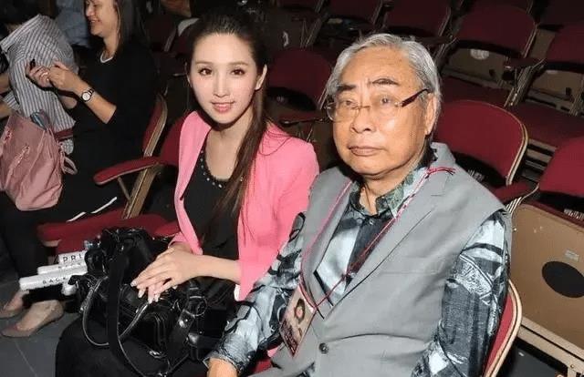 爷孙恋|84岁爷孙恋去世，千位“傻白甜”伴侣均缺席，最后自己成了工具人