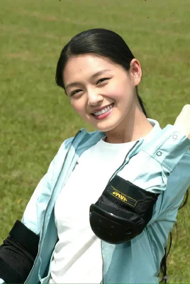 大S|大S第一次与张兰见面送30w的爱马仕,年轻时的颜值碾压张颖颖