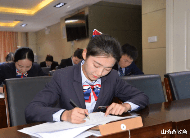 银行|银行恐将迎来“离职潮”,周末双休+奖金也留不住,原因充满无奈