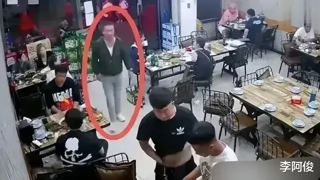 “给我杀了她!”唐山烧烤店打人案中,主犯陈某志气焰最为嚣张