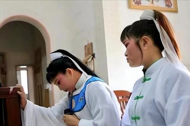 |河南职业哭丧人:每年碰头上万次,一场挣700元,亲戚却说她不孝