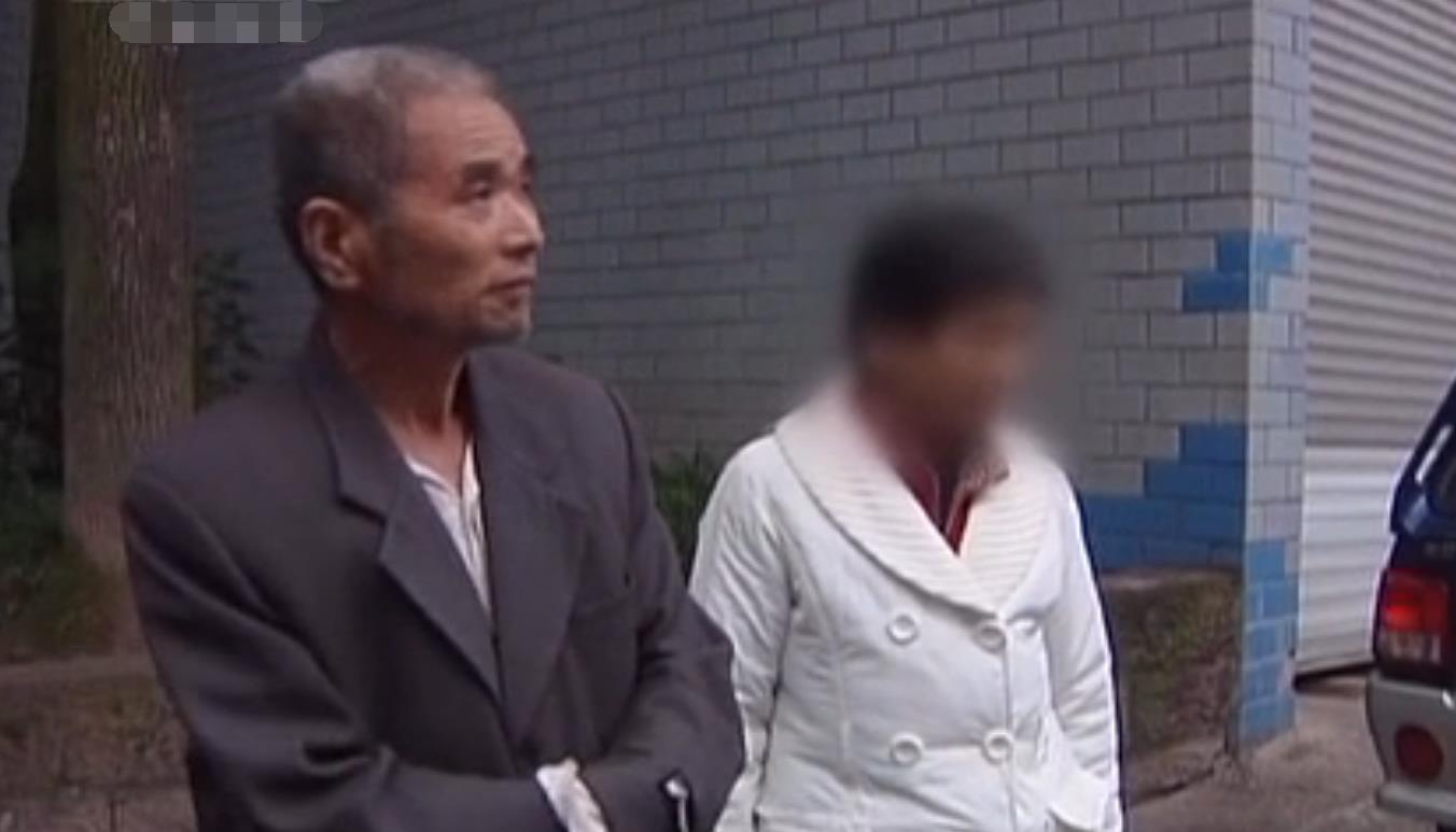 妻子消失30年,儿子为寻母车祸离世,家里土地征收突然回来求复合
