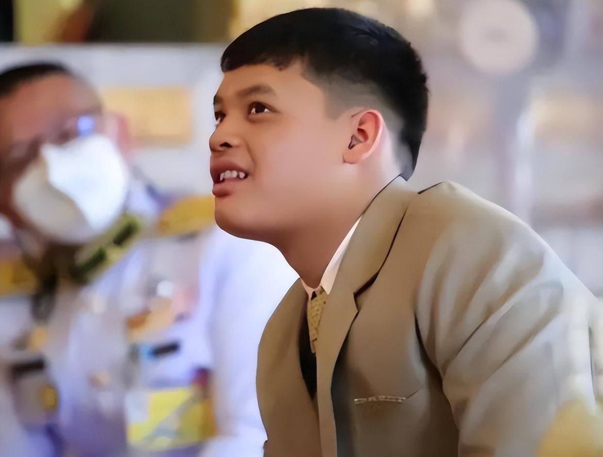 王储|帕公主御画像接连出镜，现状近况扑朔迷离，提帮功或将走向台前