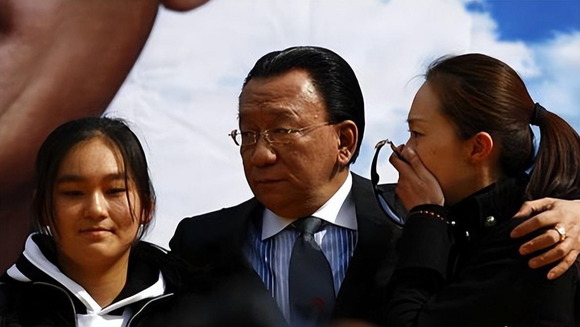 侯耀文|侯耀文去世15年后，前妻和哥哥的做法令人心寒