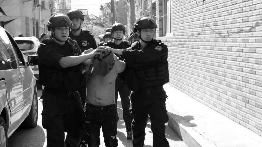 少年杀死大5岁女友，审讯时表白让人目瞪口呆！1990年太原情杀案