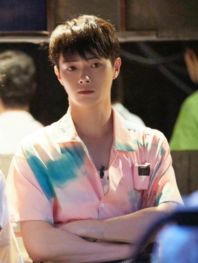 杨幂|《密室大逃脱》收官宴,7人加盟杨幂坐c位,彭昱畅许凯存在感拉满