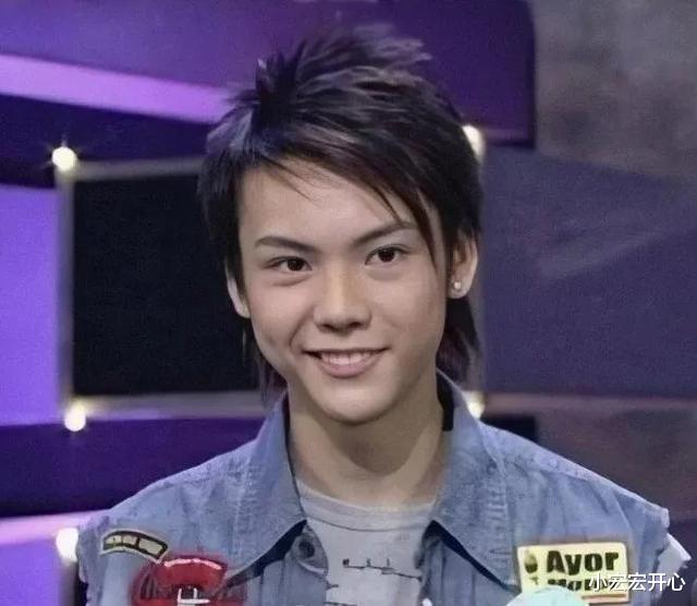 何穗|何穗晒多张登山照，疑似来自男友陈伟霆的视角，一身装备过万