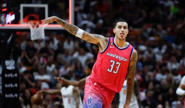 NBA晚报：詹皇正负值创新高，篮网10战9胜，库兹马感谢湖人