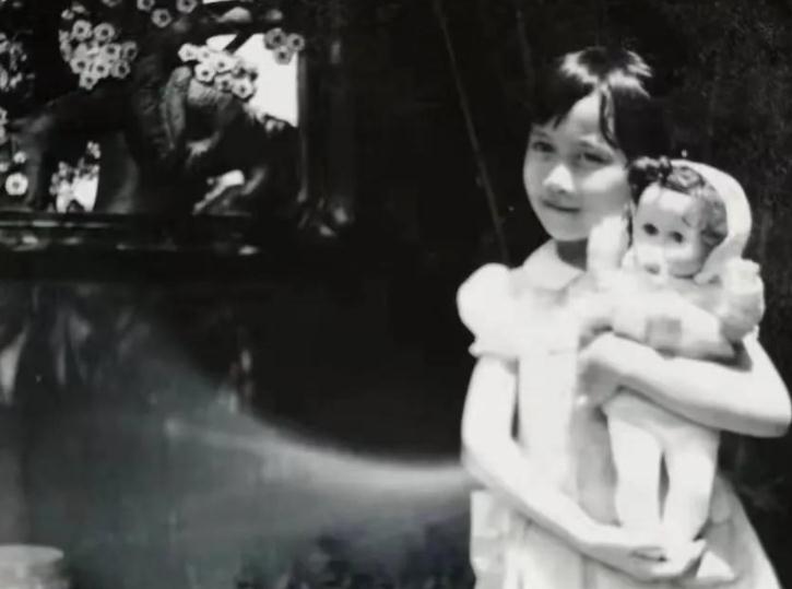 贺岁档|演员温峥嵘:戏红人不红,隐婚初恋结婚生子,43岁不忘初心