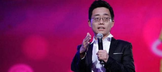 黄西|《脱口秀大会5》争议大，演员黄西评价：人人都可以当5分钟领笑员