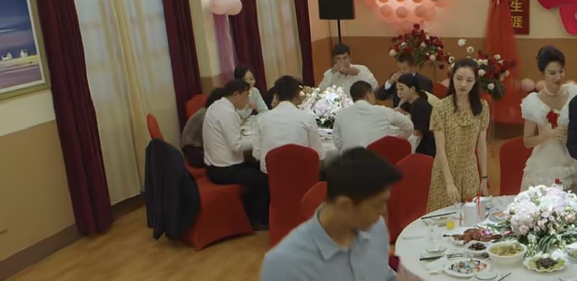 长津湖之水门桥|为何江南征在顾一野婚礼上没失态，反而在韩春雨婚礼上十分失态？