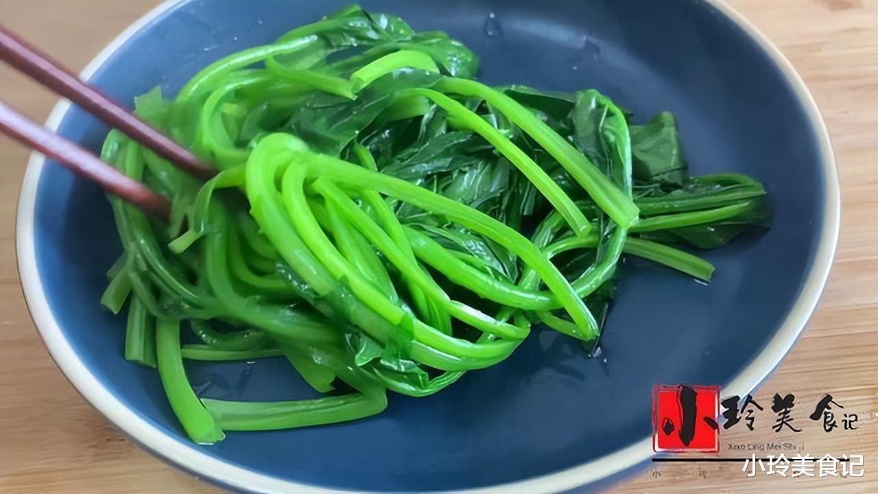 教你做菠菜馅小笼包，皮薄大馅，鲜香味美，好吃又解馋，真香