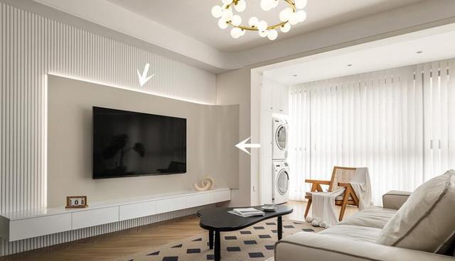 嫌家里电视墙太俗气?不如做“内缩”或“加厚”,档次蹭蹭往上涨