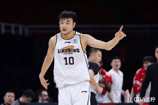 CBA三消息:辽宁三大将全归队,张镇麟正视差距,上海交易引争议