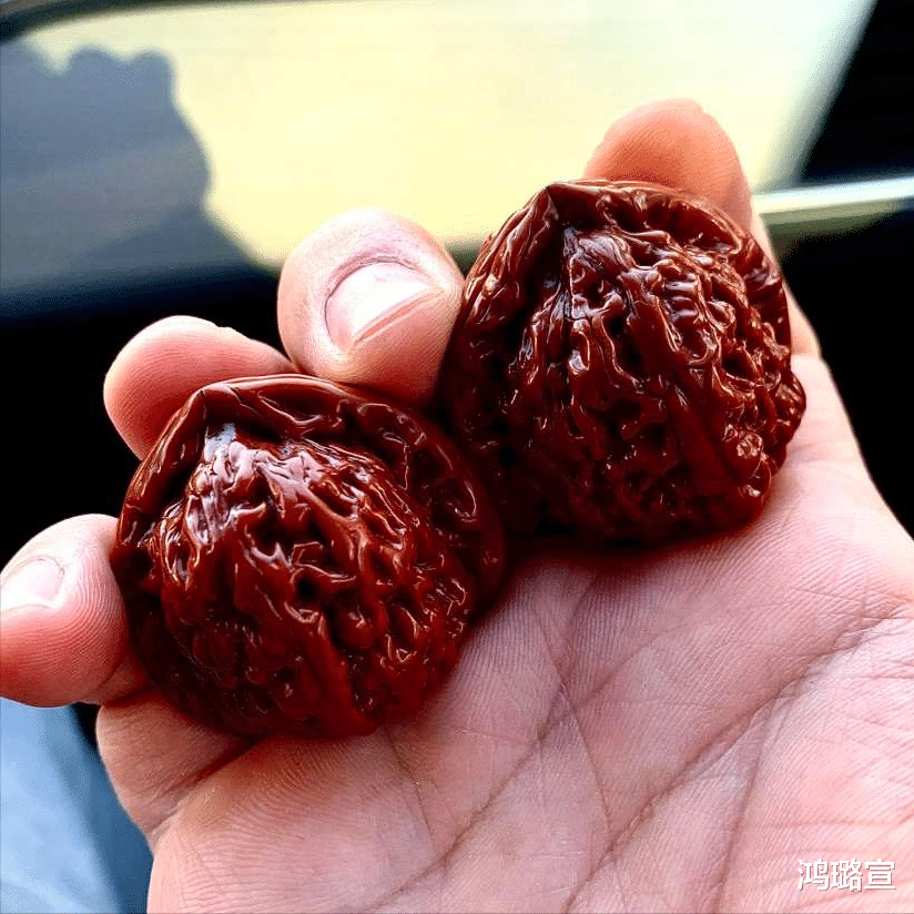 文玩核桃|文玩核桃越玩越轻是什么况？并不是错觉！