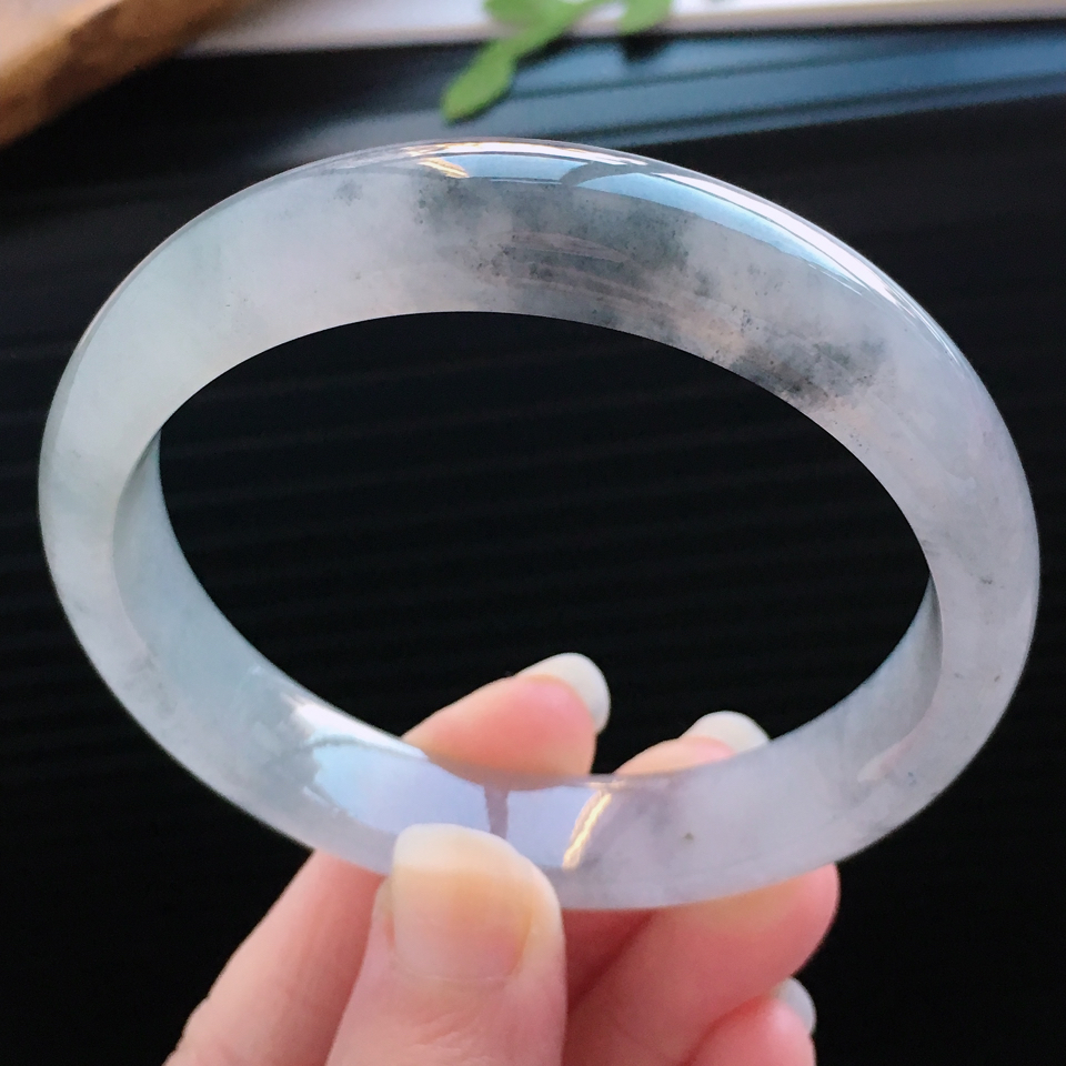 翡翠|乌鸡翡翠都是便宜的垃圾货？如果你见过冰种乌鸡，可能会改变想法