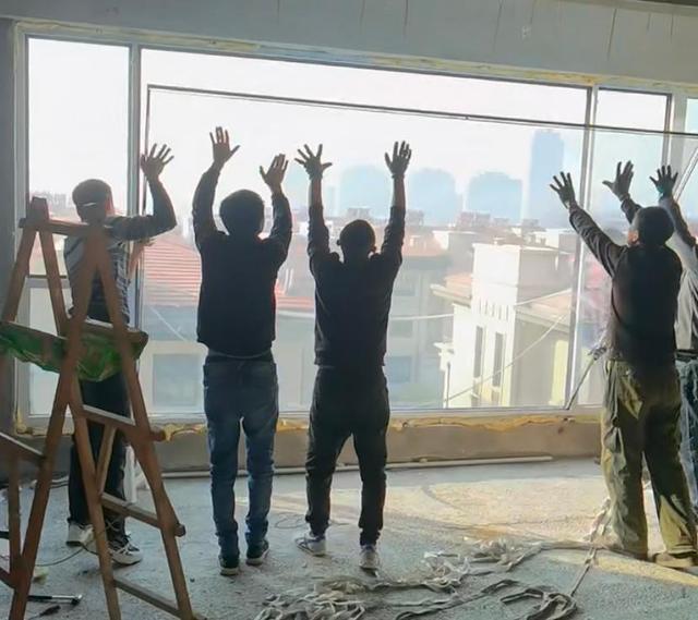 曾风靡一时的“落地窗”,如今为何遭冷遇?原因一目了然