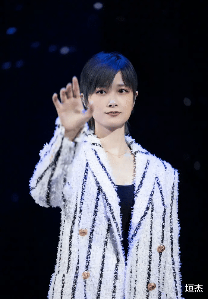 央视|被央视晚会重复邀请的15位艺人,揭开了明星长盛不衰的2个要求