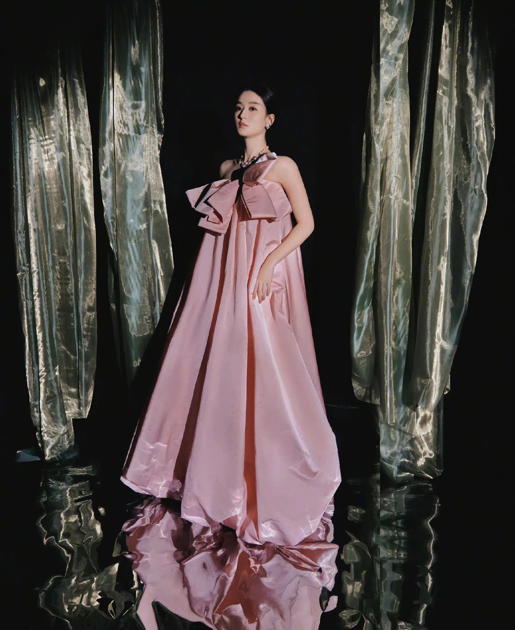 古力娜扎|视听盛典女星造型出炉:赵丽颖绝美,娜扎有气质,毛晓彤最可爱