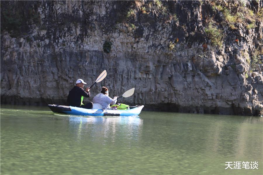 秦岭|这里美得令人心醉，风景撩人珍珠湖，铁路拱桥架南北