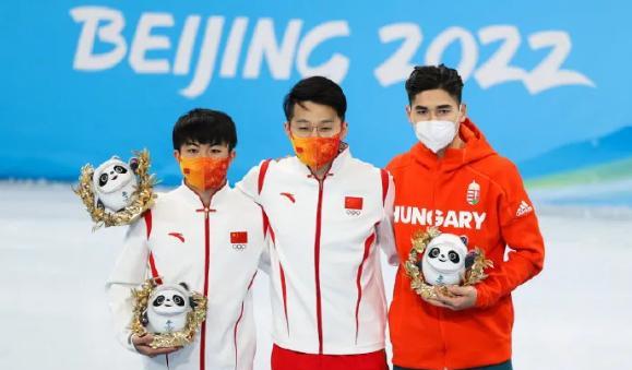 金牌|爆冷2次拿金牌，却被老师“踢出群聊”，这个奥运冠军太好笑了