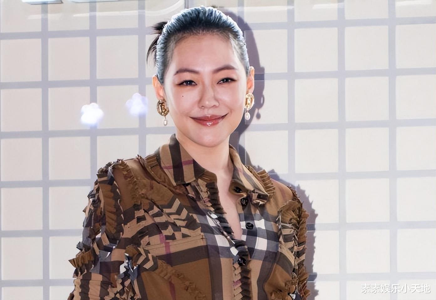 小S|小S风波后首露面：抱着女儿Lily一起哭泣，不见老公许雅钧