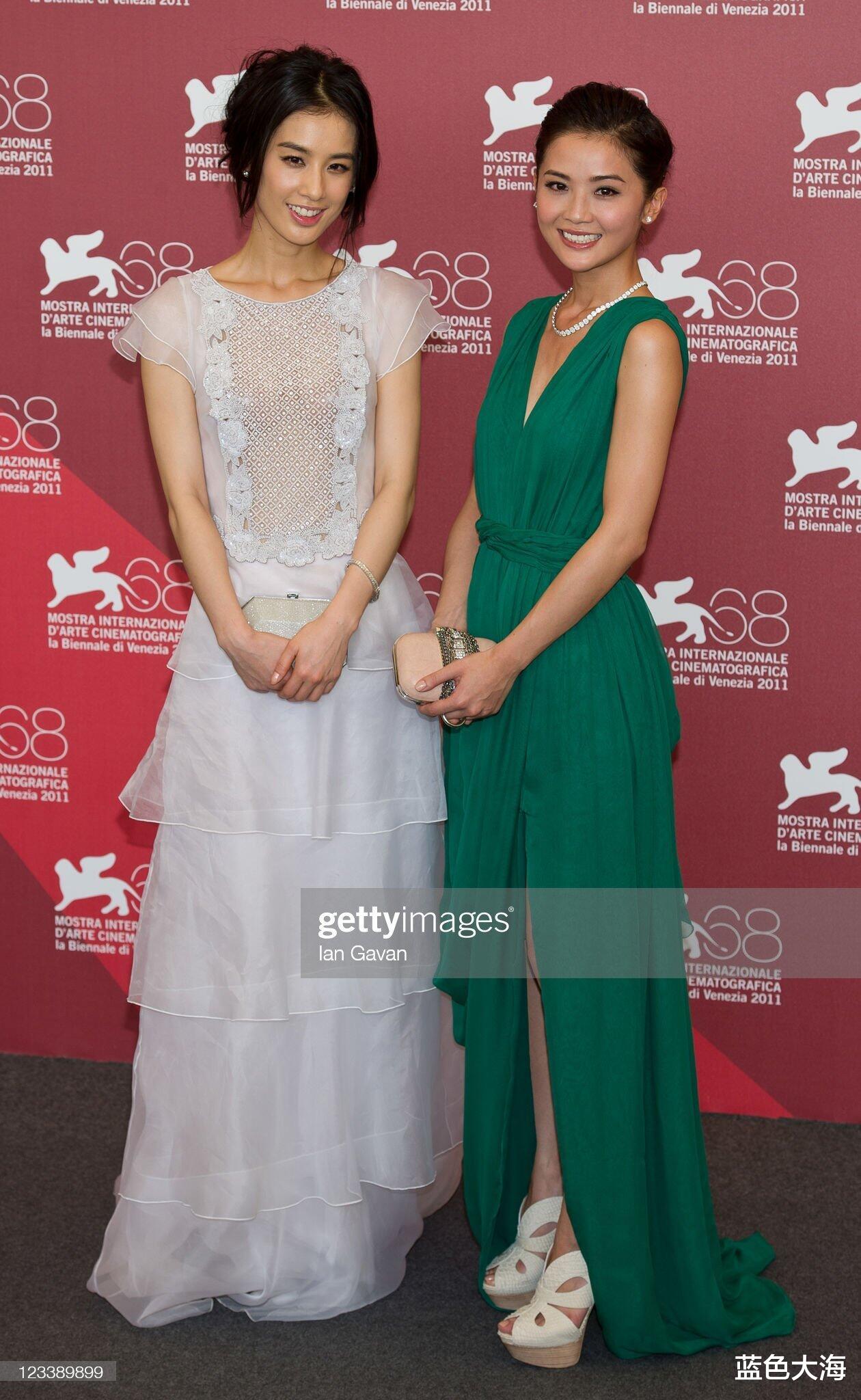 阿Sa|黄圣依和阿sa合影,“内地审美”和“香港审美”的差距,一目了然