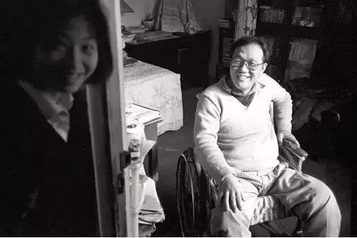 史铁生:三次自杀后,他却活成了所有人的救赎之神!