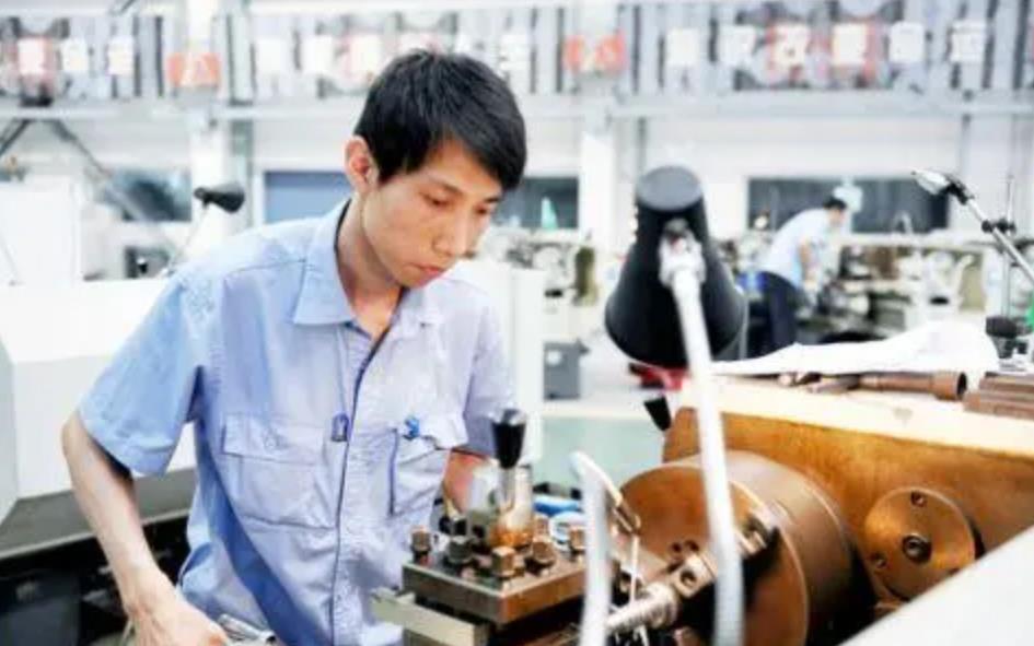 航空发动机|中国42岁顶级工匠,破解航空发动机难题,拒绝外企40万日薪