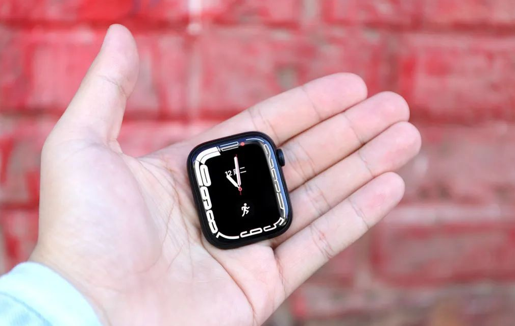 Apple Watch|定制款Apple Watch 7，跟普通款有何不同？