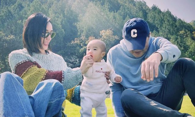 古力娜扎|李亚鹏：重组家庭秀恩爱，一家三口去拍“全家福”竟独缺长女李嫣