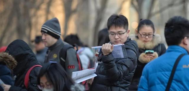 大学|“当初不该支持孩子考公务员”，一位母亲悔恨袒露内心，值得思考