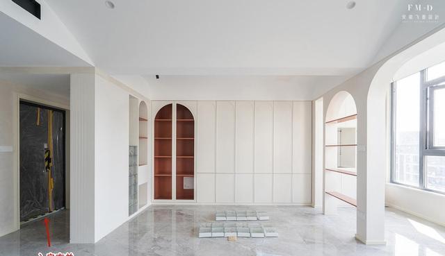 这4家玄关出奇一致:拆墙换柜子,隔断收纳两不误,客厅顺带显大