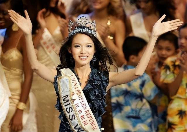 张梓琳|世界小姐冠军,拒嫁豪门,嫁素人老公9年生2女,如今38岁魅力依旧