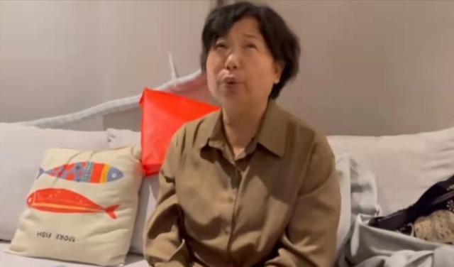 姚策|老杜中秋发作文,自曝十个大问题。网友:坚持把谎言说到底