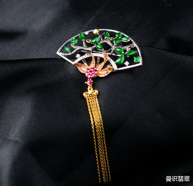 翡翠|盘点女性最喜欢的6件翡翠首饰，快看看你的首饰盒中有几件