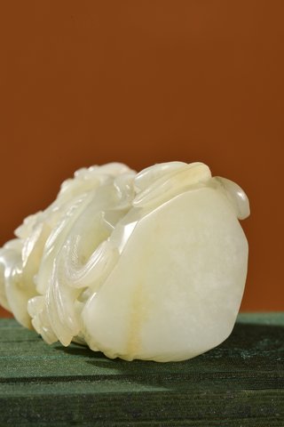 |清代 和田玉喜上眉梢摆件