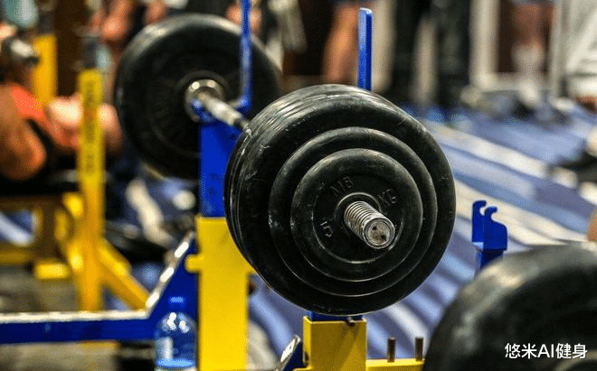 胸肌|卧推多少公斤才算入门？