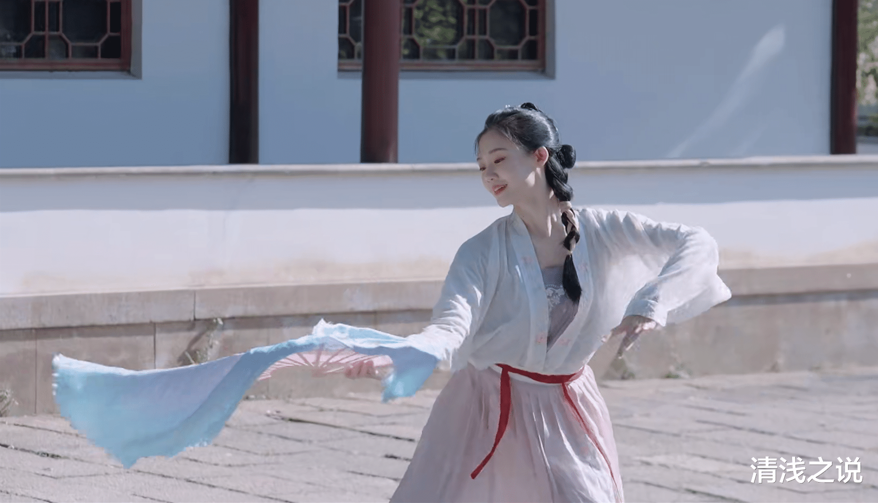 苗苗|《妻旅6》苗苗不断压腿练舞原来是为郑恺领队时跳这段古典舞