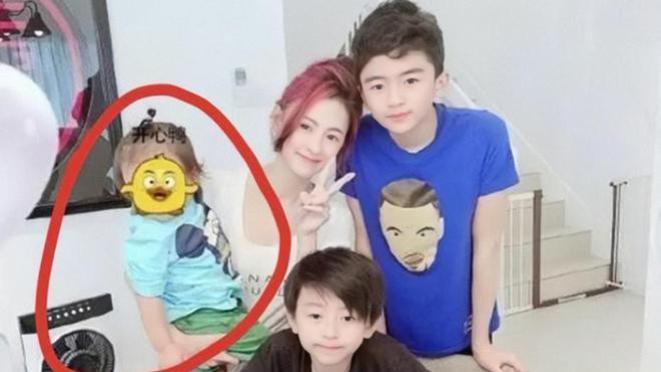 |前夫变继子？港媒曝张柏芝和谢贤恋情，两人疑似已怀4胎