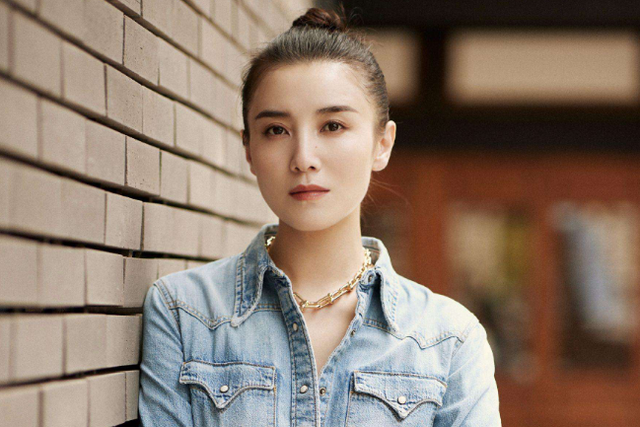 宋佳|42岁的小宋佳为何未婚?几段恋情不顺,可魅力大到名导张黎扛不住