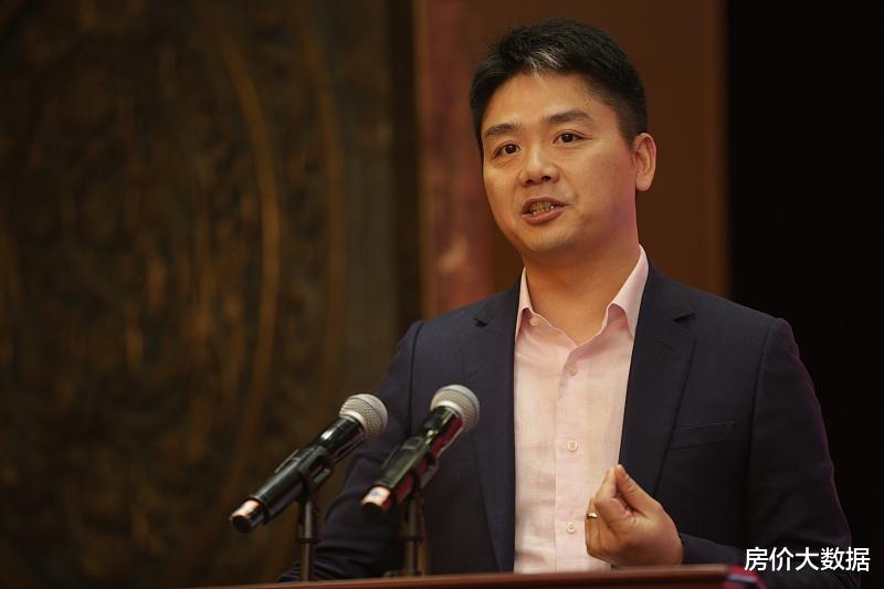 东哥走后，京东变了。东哥回来了，京东的高管麻烦来了