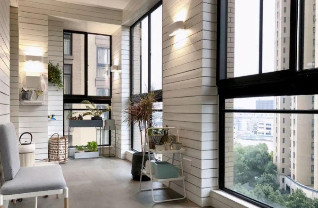 130平简却很贵的新房,进门就把人迷住了,没做电视墙也很漂亮