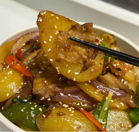 寒冬到了，不妨给家人吃这菜，简单易学，解馋下饭，不剩菜不浪费
