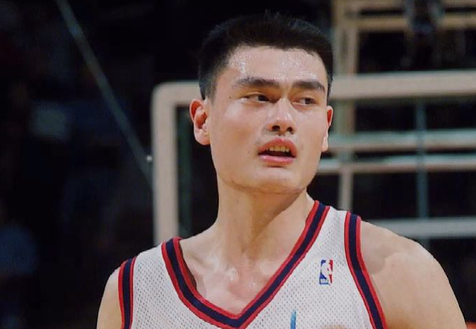姚明|姚明内线无敌是增重之后的事，灵活的时候，内线没那么厉害